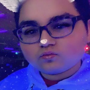 Meet your Posher, Dakota